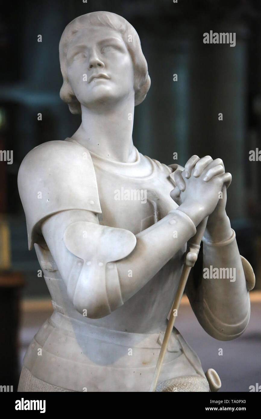 Jeanne d'Arc. Cathédrale Notre-Dame de l'Annonciation. Moulins. Banque D'Images Jeanne d'Arc. Cathédrale Notre-Dame de l'Annonciation. Moulins. Banque D'Images