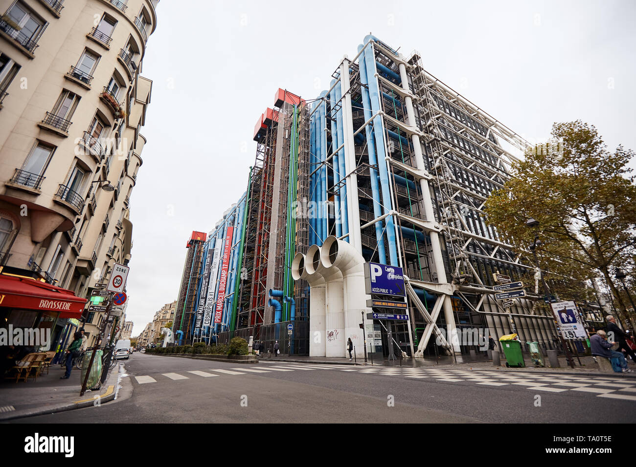 PARIS, FRANCE - 24 octobre 2017 : Centre Georges Pompidou 1977 a été conçu dans le style de l'architecture high-tech. Il abrite une bibliothèque, art moderne national Banque D'Images