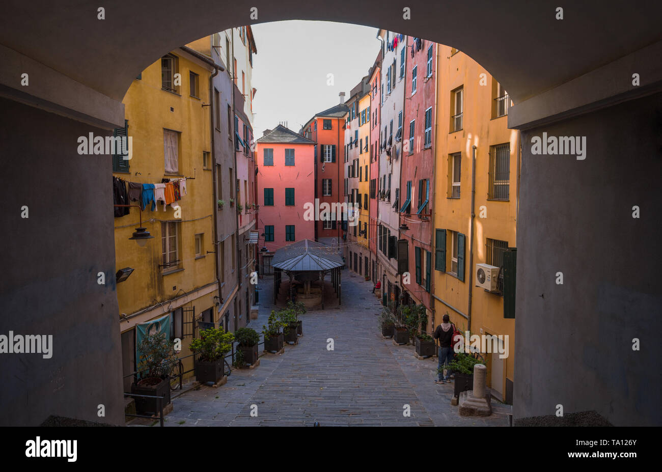 Gênes, Italie, le 29 avril 2019 - Santa Brigida (Truogoli carré creux di Santa Brigida), l'un des endroits les plus suggestifs du centre historique de G Banque D'Images