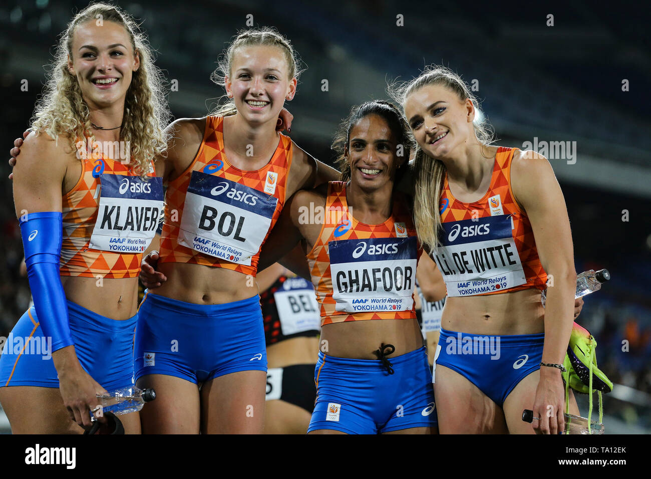 YOKOHAMA, Japon - 12 MAI : Lieke Klaver, Femke Bol, Madiea Ghafoor et Lisanne De Witte Pendant Jour 2 de la Finale Mondiale 2019 championnats de relais au Nissan Stadium le dimanche 12 mai 2019 à Yokohama, au Japon. (Photo de Roger Sedres pour l'IAAF) Banque D'Images