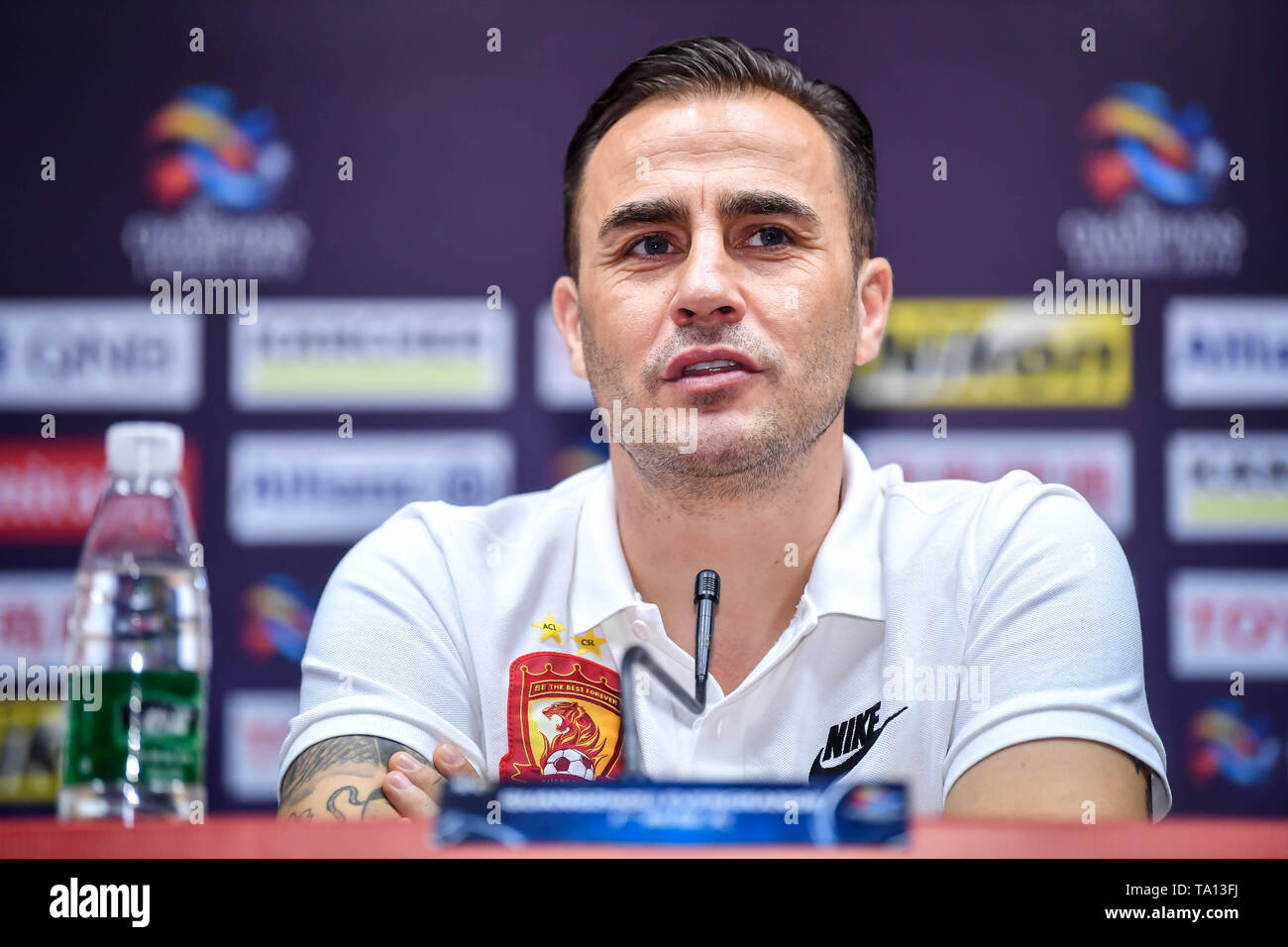 L'entraîneur-chef Fabio Cannavaro de la Chine Guangzhou Evergrande Taobao C.F. assiste à une conférence de presse avant le 6ème round du groupe F match contre la Corée du Sud, Daegu FC pendant la Ligue des Champions de l'AFC 2019 dans la ville de Guangzhou, province du Guangdong en Chine du Sud, 21 mai 2019. Banque D'Images