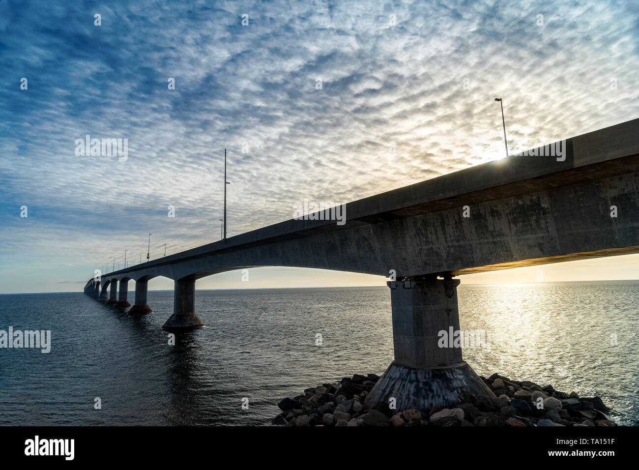 Pont de la Confédération qui relie l'Île à la terre ferme du Nouveau-Brunswick, au Canada. Banque D'Images