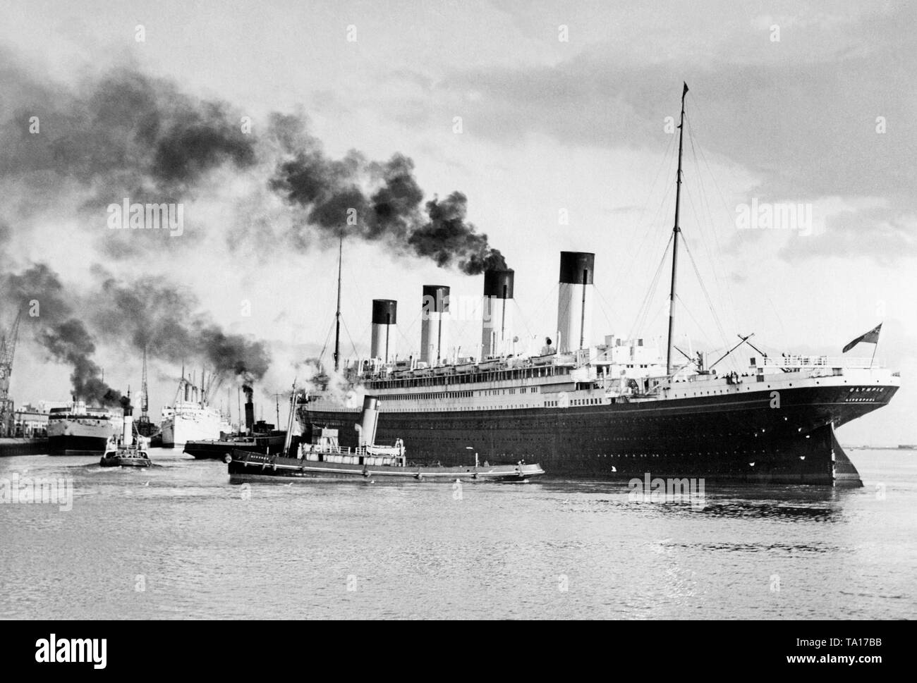 L' olympique 'RMS de la White Star Line quitte le port de Southampton pour la dernière fois. Le navire frère de l 'Titanic' et 'le Brittanic' a été mis au rebut en Écosse en 1935. Banque D'Images