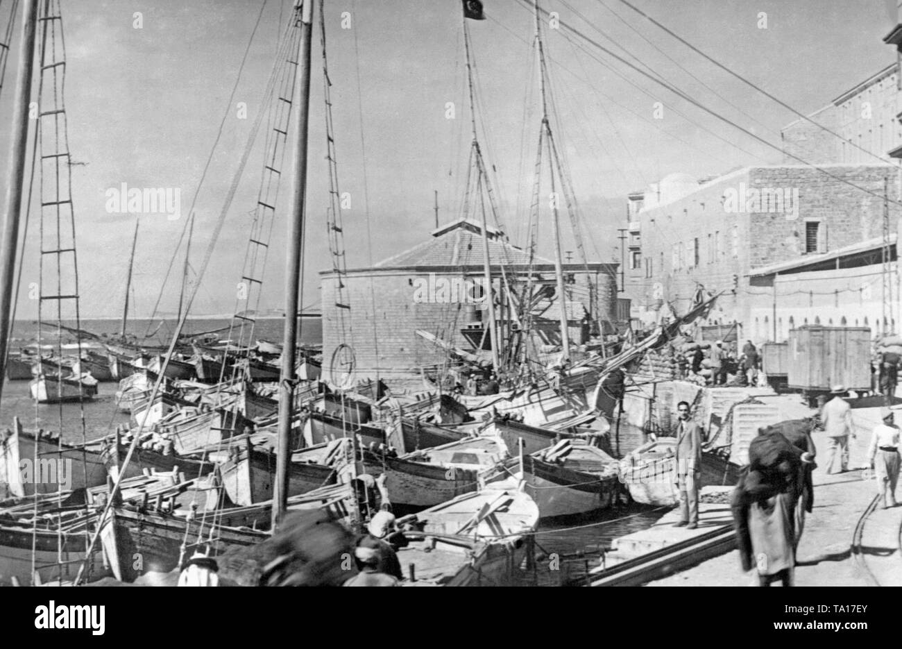La manutention des marchandises dans le Port de Jaffa. La ville ? ?a été unifié avec Tel Aviv à Tel-Aviv d'aujourd'hui en 1950. Banque D'Images