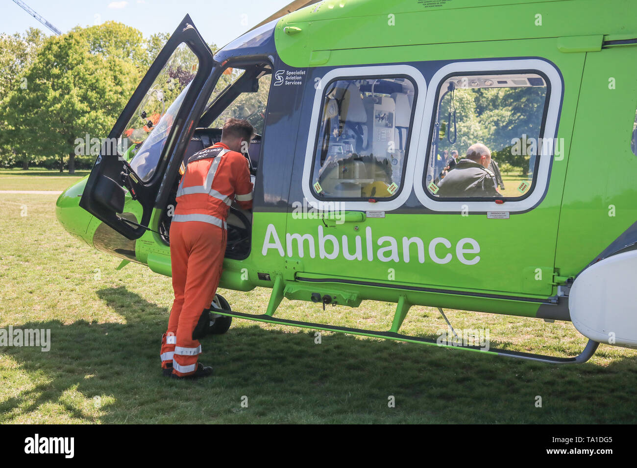 London UK. 21 mai 2019.Une aire de air ambulance terres dans Regent's Park Londres Crédit : amer ghazzal/Alamy Live News Banque D'Images