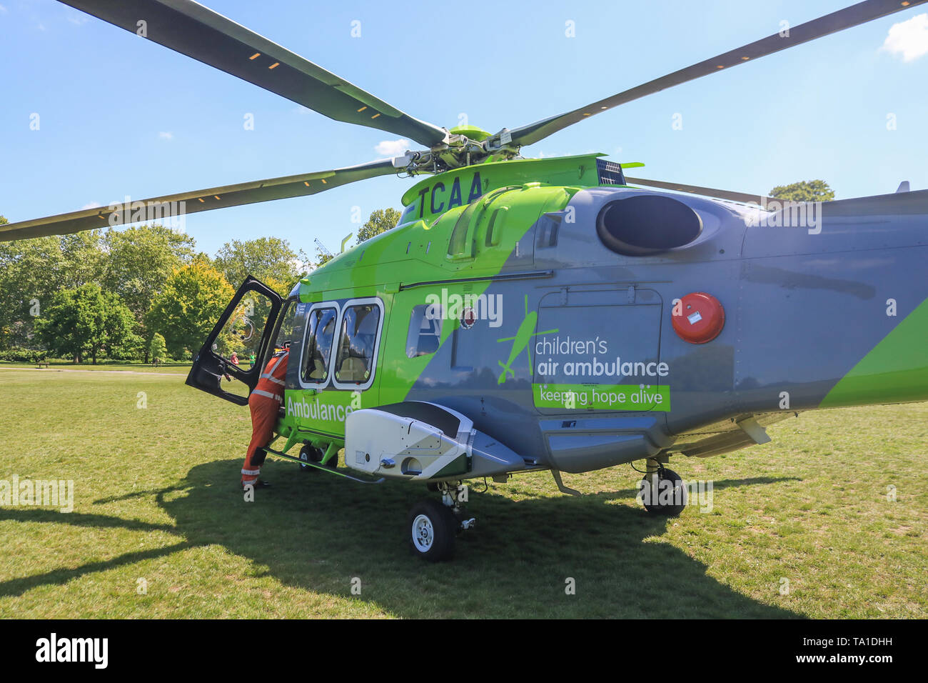 London UK. 21 mai 2019.Une aire de air ambulance terres dans Regent's Park Londres Crédit : amer ghazzal/Alamy Live News Banque D'Images