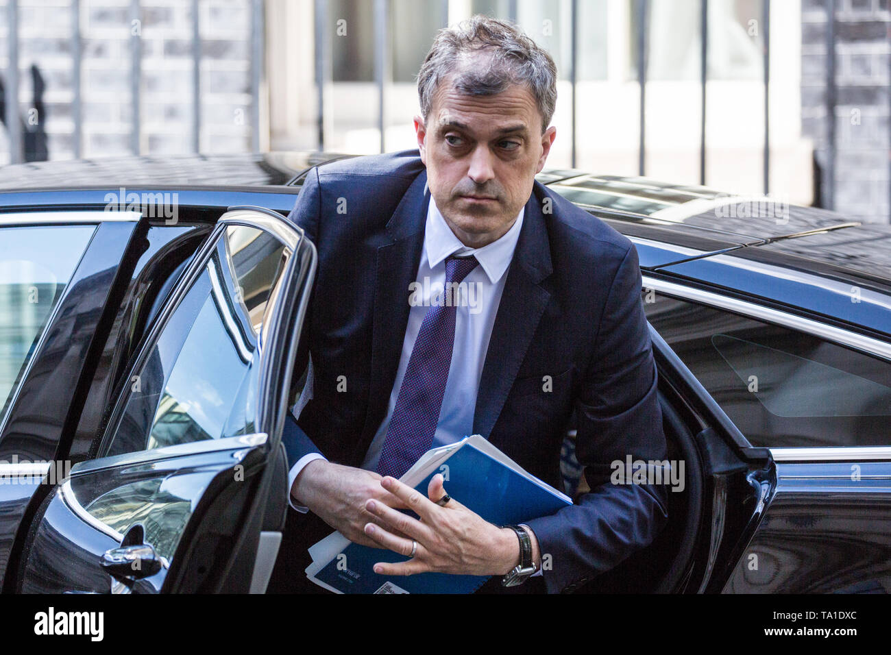 Londres, Royaume-Uni. 21 mai, 2019. Julian Smith MP, whip en chef, arrive au 10 Downing Street. Il a quitté peu après, à peu près en même temps que Jeremy Hunt, secrétaire des Affaires étrangères Secrétaire d'accueil Sajid Javid, secrétaire du Commerce international, le secrétaire à la défense, Liam Fox, Penny Mordaunt, secrétaire au Développement International Rory Stewart et Procureur général Geoffrey Cox et avant que le premier ministre Theresa gauche peut faire une déclaration sur son Brexit accord de retrait de loi après l'approbation du Cabinet, plus tôt dans la journée. Credit : Mark Kerrison/Alamy Live News Banque D'Images