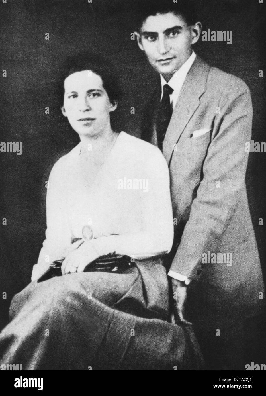 Franz Kafka et sa fiancée Felice Bauer (enregistrement non daté). Ils ont  engagé deux fois en 1914 et en 1917 Photo Stock - Alamy