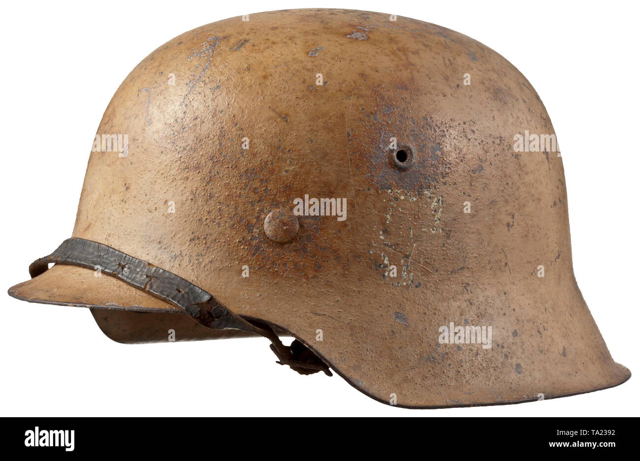 Un casque d'acier M 42 pour les membres de la Waffen-SS en Afrique- ou front sud historique de camouflage, historique, 20e siècle, Editorial-Use-seulement Banque D'Images