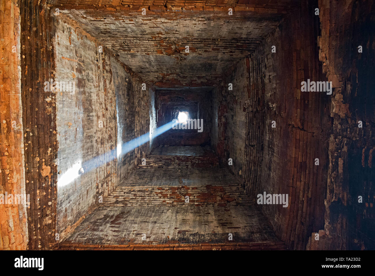 Vue intérieure de Baksei Chamkrong, Angkor Wat, au Cambodge Banque D'Images