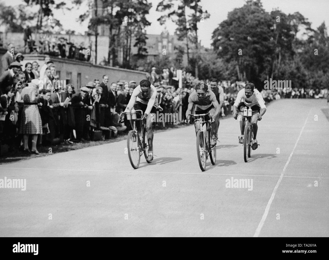 La finale de la course cycliste pour amateurs 'Rund um Berlin' ('autour de Berlin') au stade de Wannsee le 16 août, 1931. Banque D'Images