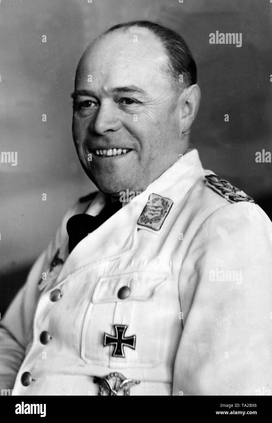 Generalfeldmarschall (Maréchal Général) Albert Kesselring était le commandant de la Luftflotte 1, plus tard commandant en chef de la Wehrmacht allemande du sud-est / Sud et chef de l'Armée du groupe C. Après l'emprisonnement de guerre américain, il a été condamné à mort en 1947. La peine de mort en emprisonnement à vie et de l'emprisonnement a été réduite à 20 ans. En 1952, il a été libéré de prison. Banque D'Images