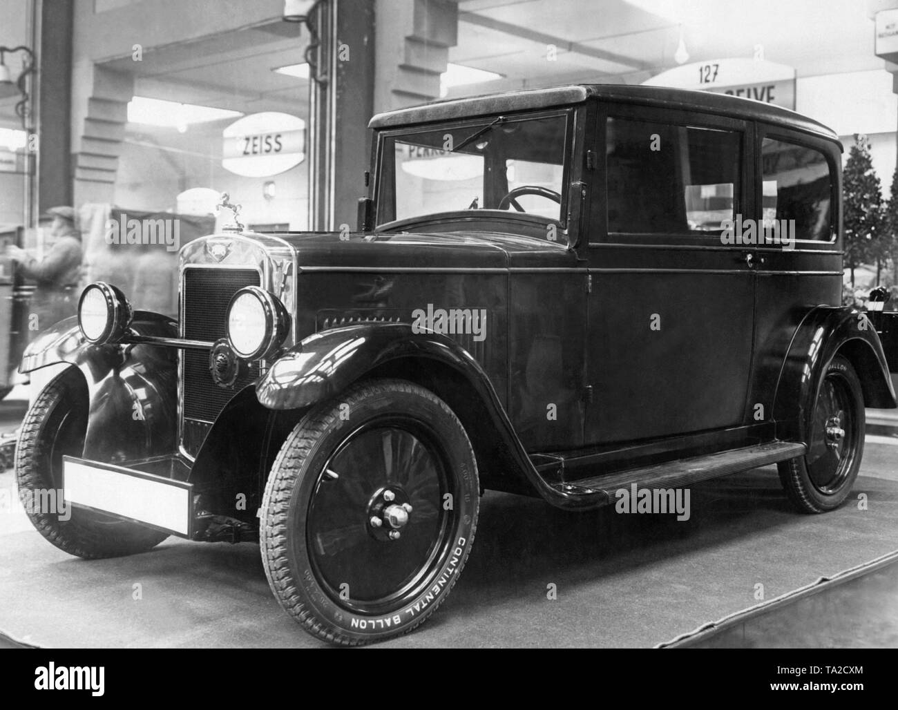 Un Hanomag 4/23 hp à l'International Motor Show 1931 à Berlin. Hannoversche Maschinenbau AG était une société fondée en 1871 qui a produit des locomotives, camions, tracteurs agricoles, machines de construction et les voitures Banque D'Images