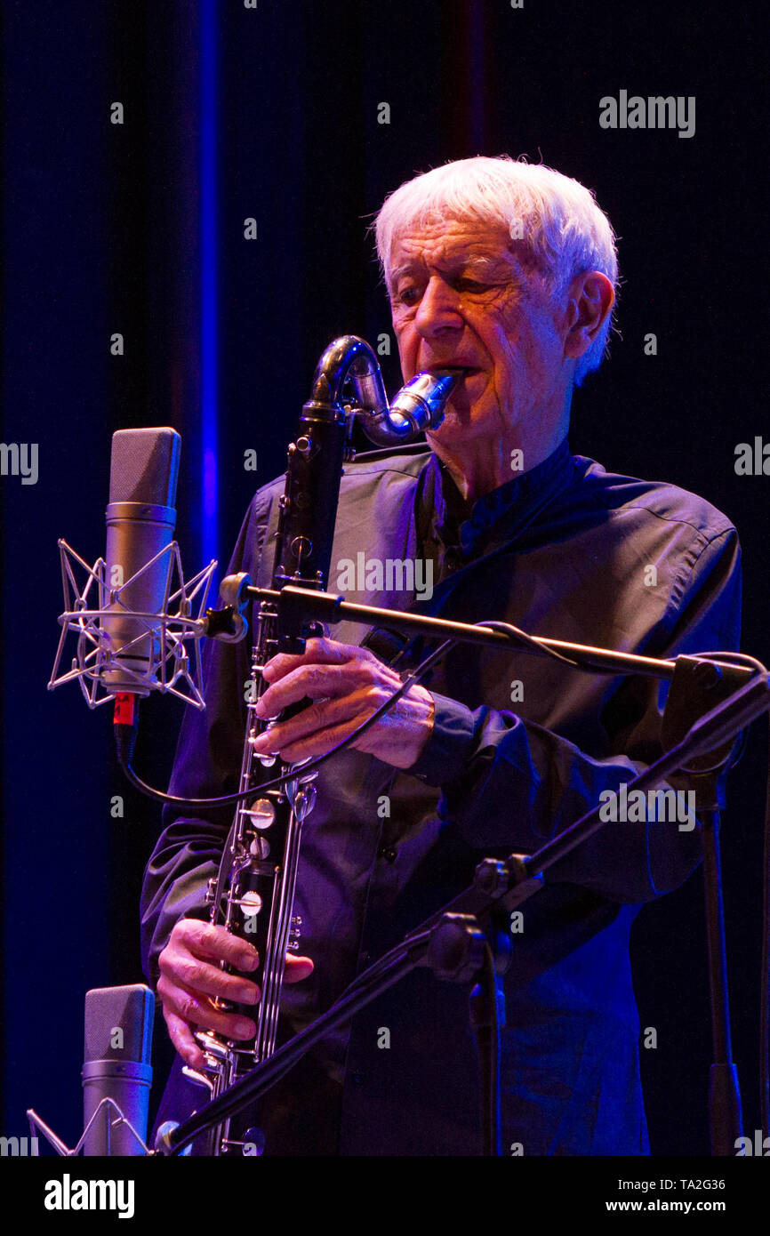 Franch musicien de jazz Michel Portal en concert au Festival de Jazz de Torino 2019 Banque D'Images