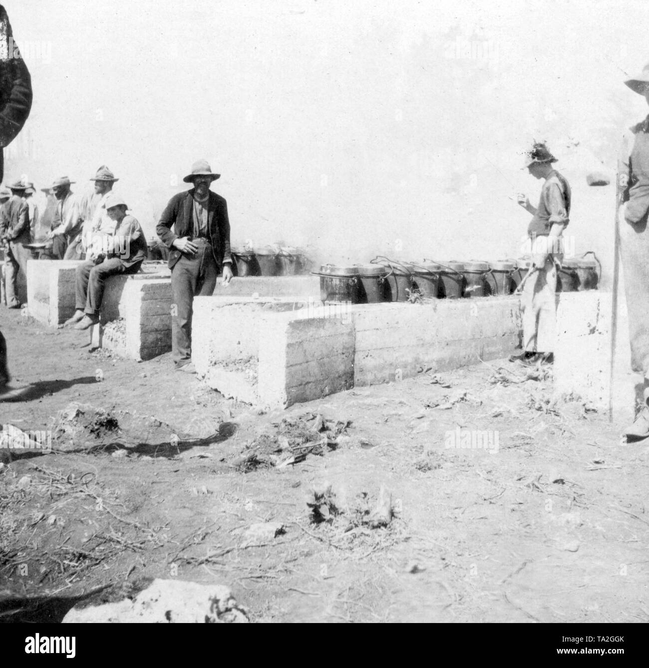 Boers captifs des camps de concentration, 1899-1902 : Boers dans un camp de prisonniers sur les Bermudes - à l'espace de cuisson. Banque D'Images