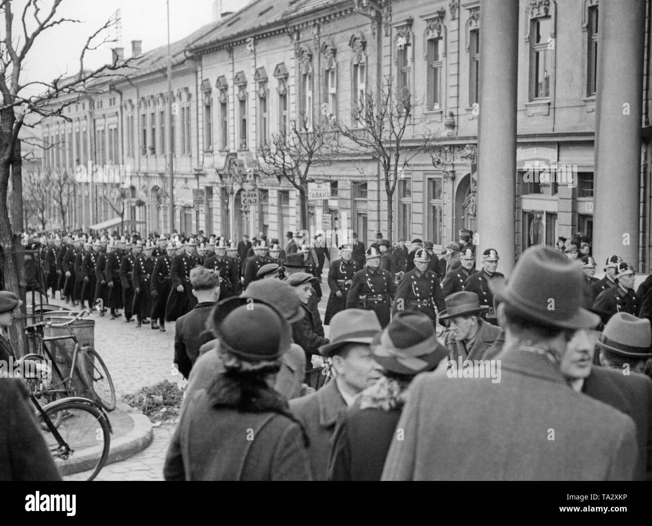 Manifestation à Paris contre le gouvernement tchécoslovaque. La première République slovaque a été fondée sur la commande d'Hitler en mars 1939, et de Bohême et Moravie étaient occupés par la Wehrmacht. Banque D'Images