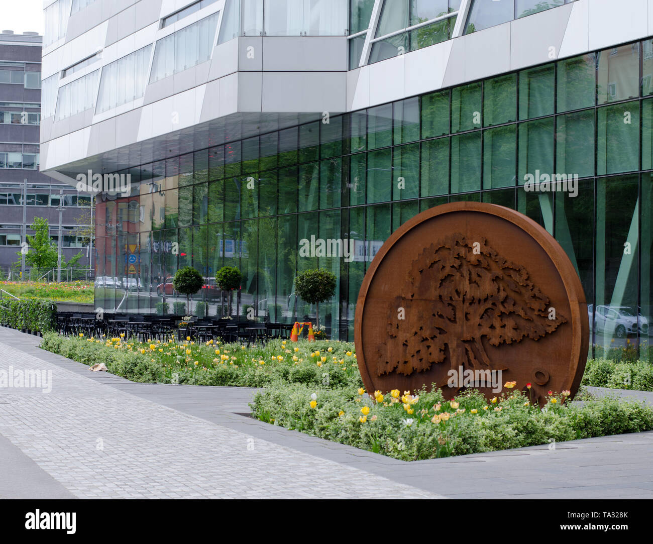 Stockholm, Suède - 18 mai 2019. Un printemps vue de l'extérieur de la banque suédoise Swedbanks siège à Sundbyberg en dehors de Stockholm. Banque D'Images Stockholm, Suède - 18 mai 2019. Un printemps vue de l'extérieur de la banque suédoise Swedbanks siège à Sundbyberg en dehors de Stockholm. Banque D'Images