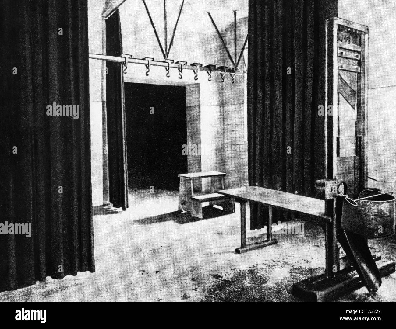 Heinrich Himmler a créé un lieu d'exécution dans la prison de Pankrac en 1943, dans le sud de Prague. Depuis l'occupation de la Tchécoslovaquie, la prison avait été utilisé comme un centre de détention par la Gestapo. Massicots et crochets de fer se tenait dans la soi-disant "Beilzimmer' pour la pendaison. Tous les participants de l'opération ont été tués anthropoïde dans cette salle. Photo non datée, vers 1943. Banque D'Images