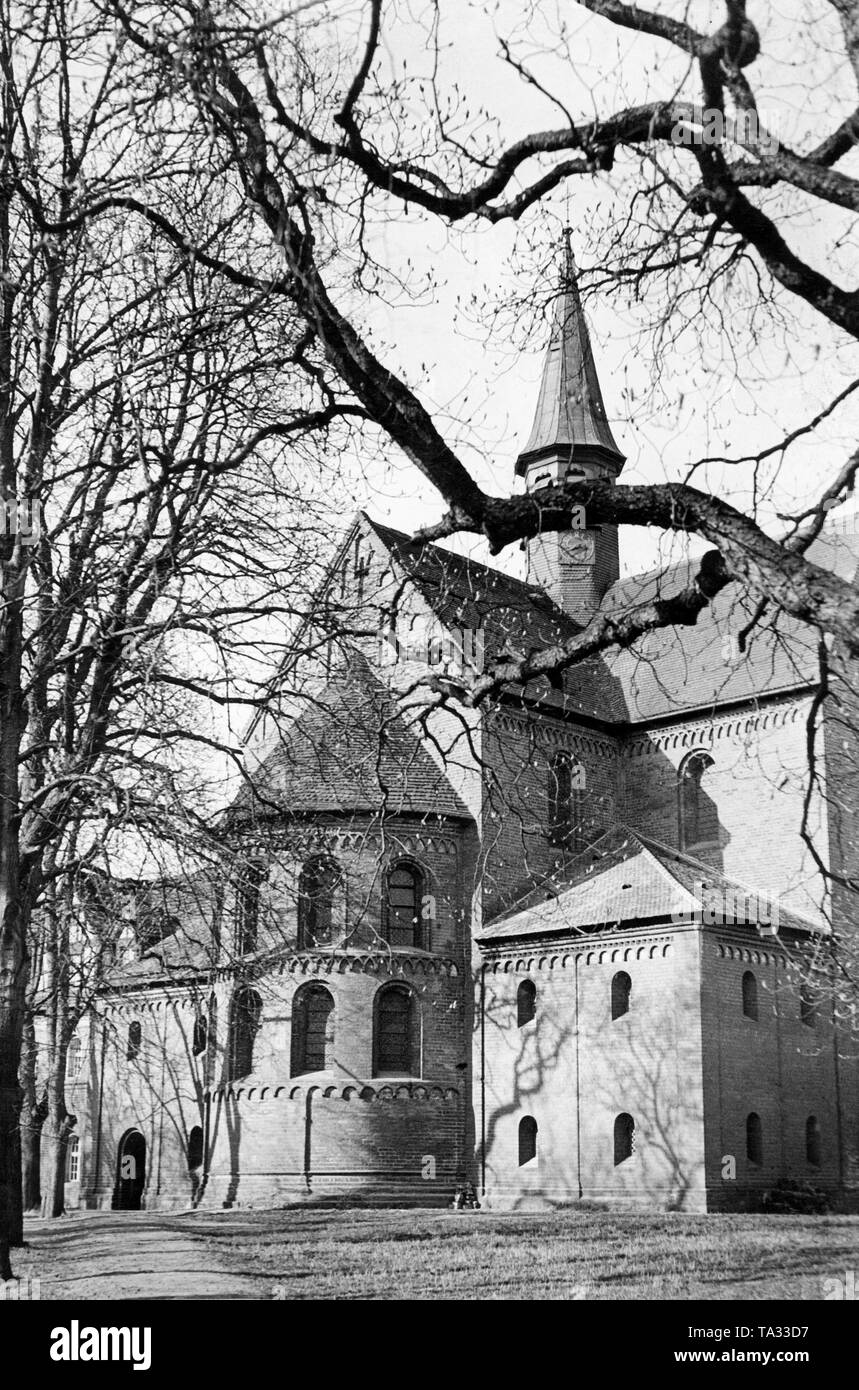 Vue arrière de l'église romane du monastère cistercien de Lehnin, la Prusse. Banque D'Images