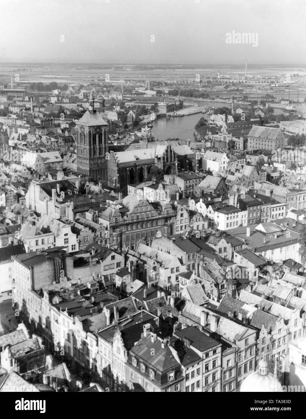 Vue sur l'église de Saint John à Gdansk. L'église est dédiée à la fois à Jean le Baptiste et Jean l'Evangéliste. L'église de Saint John a été construit sur le site de l'ancienne chapelle St John's en 1377. Banque D'Images