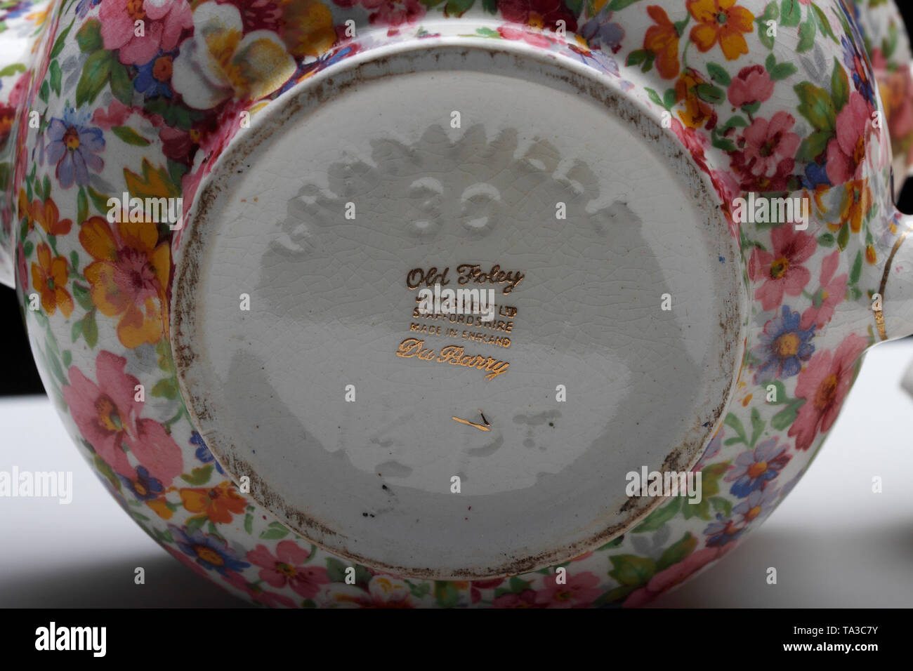 Kent James Foley Old Staffordshire Du Barry Théière bone China Nom : James Foley Old Staffordshire Kent Du Barry Théière bone China Date : Event : Répondre Banque D'Images