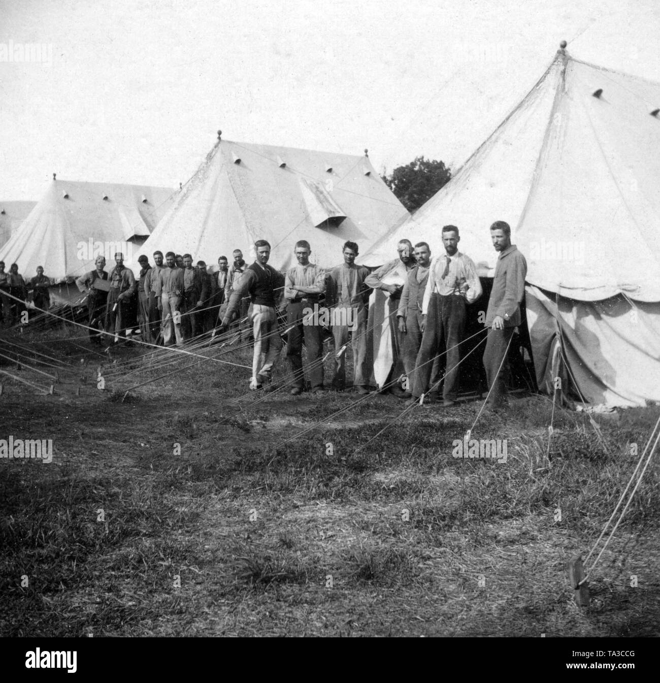 Boers capturés en provenance d'Afrique du Sud, camp de concentration, 1899-1902 : Boers dans un camp de prisonniers sur les Bermudes - pour les adultes. Banque D'Images
