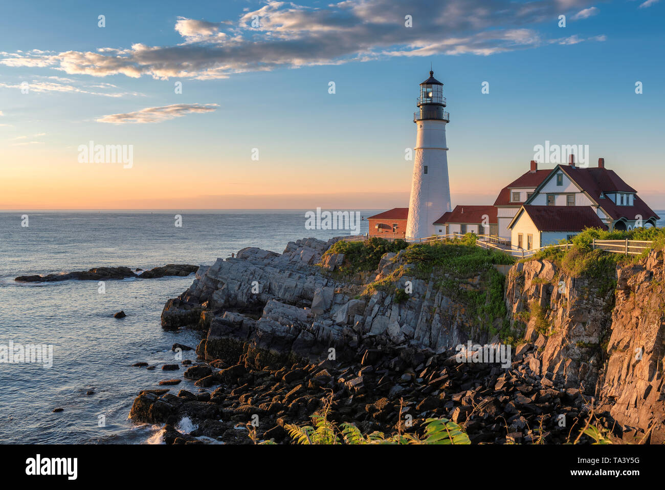 Portland Head Light au lever du soleil dans le Maine, la Nouvelle Angleterre, USA Banque D'Images