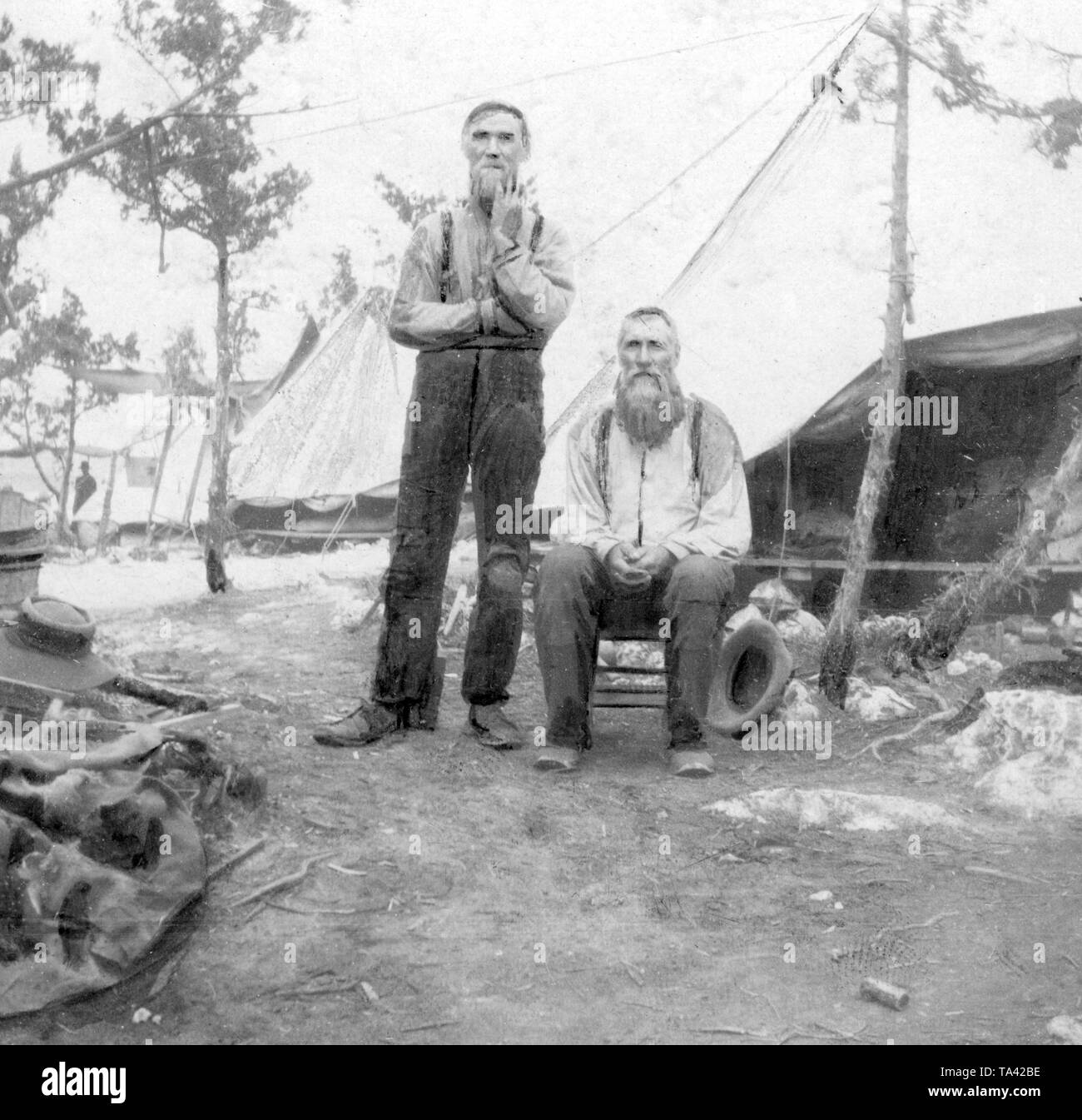 Boers capturés en provenance d'Afrique du Sud, camp de concentration, 1899-1902 : Boers dans un camp de prisonniers sur les Bermudes - deux 70 ans prisonniers. Banque D'Images