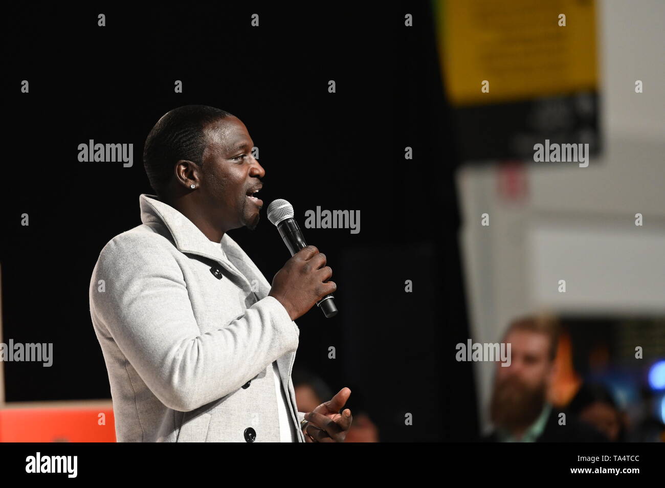 Toronto , Canada - 21 mai 2019, Akon, artiste mondial & Akoin président et co-fondateur, Akoin, sur la Q +une étape au cours de la première journée de collision à Enercar 2019 Banque D'Images