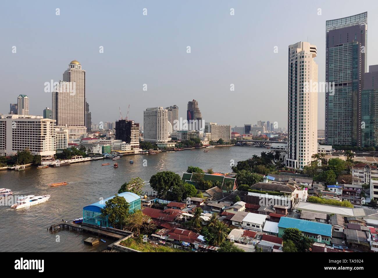 Vue sur la ville d'icône Siam sur Lebua State Tower à Mae Nam Chao Phraya, Bang Rak et District Khlong San District à Thonburi, Bangkok, Thaïlande Banque D'Images