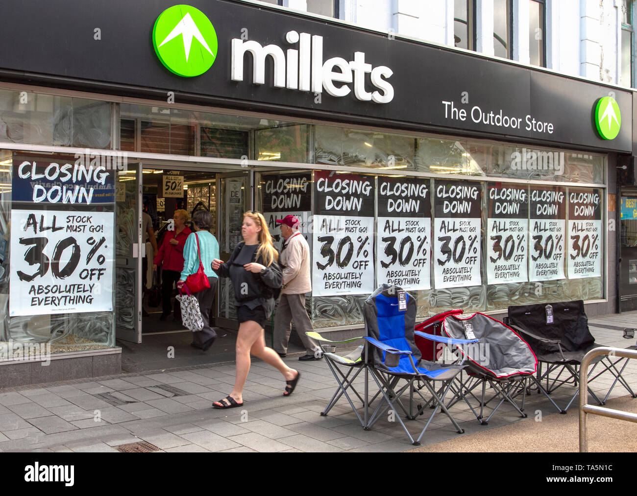 Les ventes des millets, fermer les fermetures de magasin, à Southport high street, Central Business District. Le Merseyside (Royaume-Uni) Banque D'Images