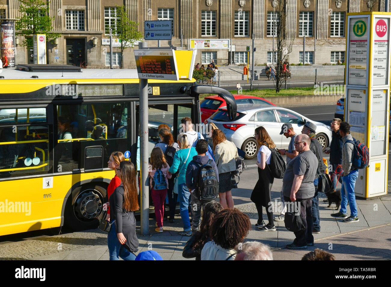 Arrêt de bus, vieille ville citadin ring, Spandau, Berlin, Allemagne, Bushaltestelle, Altstädter Ring, Deutschland Banque D'Images