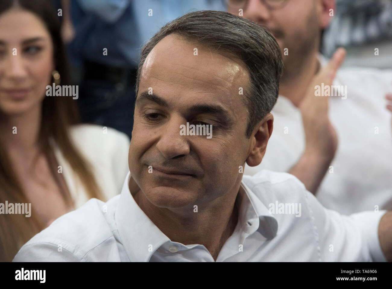 Athènes, Grèce. 22 mai 2019. KYRIAKOS MITSOTAKIS, chef du parti conservateur Nouvelle démocratie traite de partisans. Nouvelle Démocratie fans ont assisté à la partie principale du rassemblement pré-électoral à Athènes en tant que Grecs vont voter pour le Parlement européen et les municipalités le 26 mai.© Nikolas Georgiou / Alamy Live News Banque D'Images