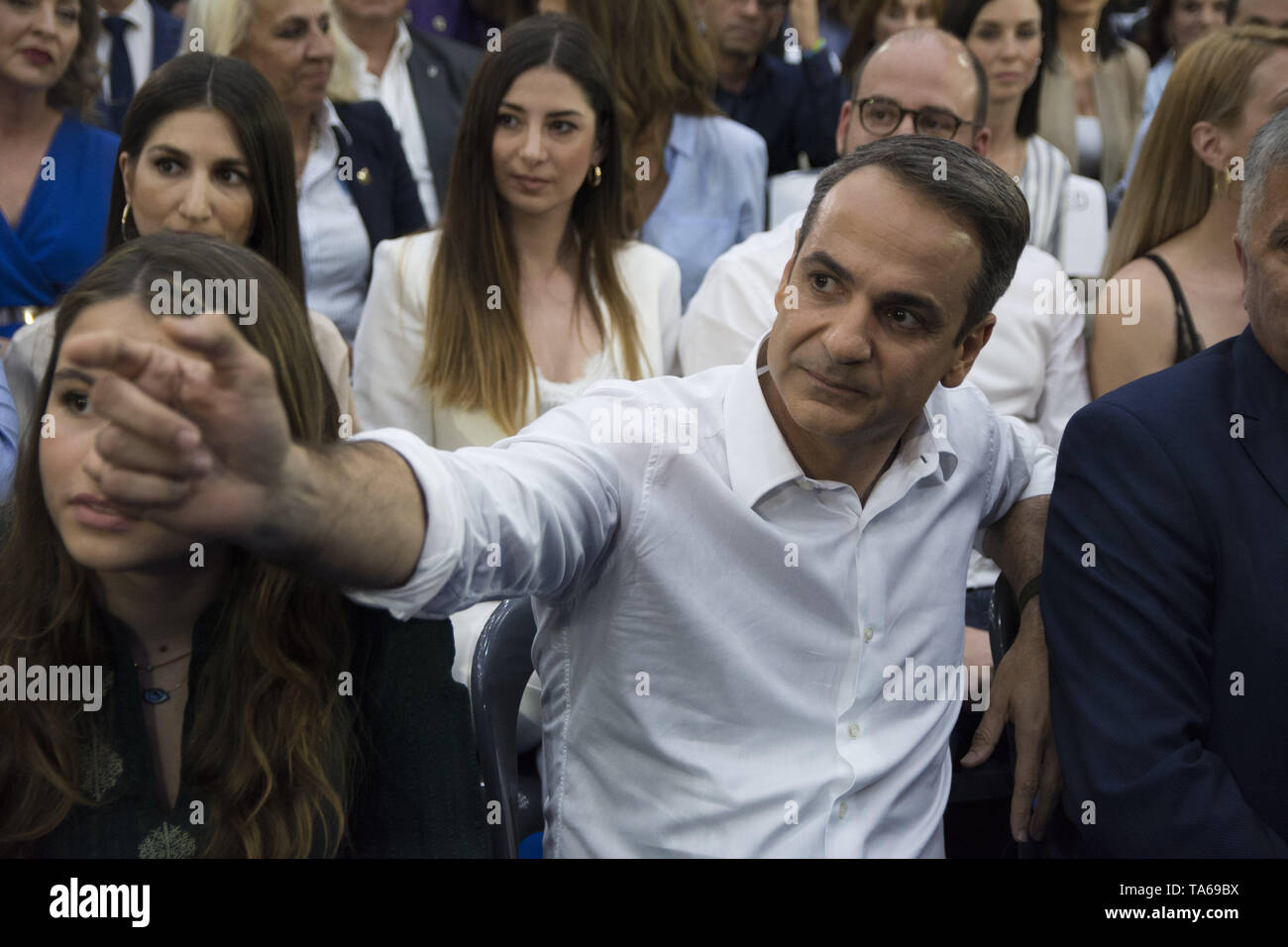 Athènes, Grèce. 22 mai, 2019. KYRIAKOS MITSOTAKIS, chef du parti conservateur Nouvelle démocratie traite de partisans. Nouvelle Démocratie fans ont assisté à la partie principale du rassemblement pré-électoral à Athènes en tant que Grecs vont voter pour le Parlement européen et les municipalités le 26 mai. Credit : Nikolas Georgiou/ZUMA/Alamy Fil Live News Banque D'Images