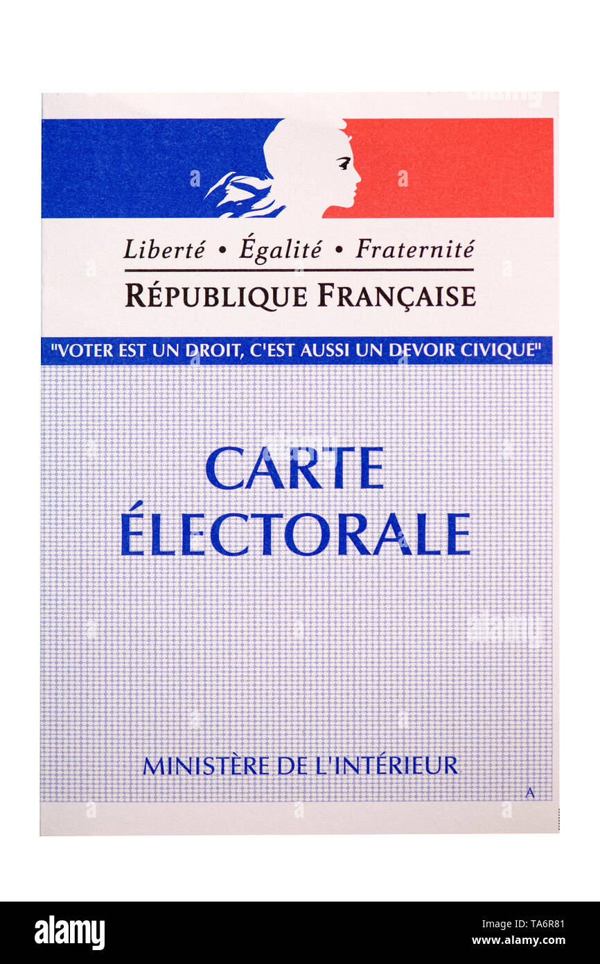 Des cartes d'électeurs des circonscriptions électorales françaises gouvernement officiel permettant de voter sur fond blanc, France Banque D'Images