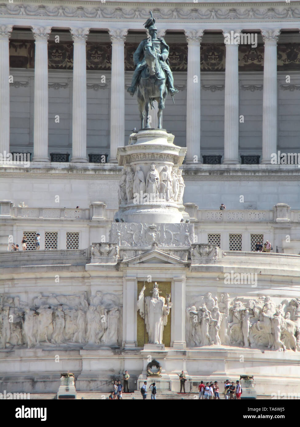 ROME, ITALIE - 23 juillet 2017 : Vittoriano ou autel de la patrie - Palais de Venise et le monument de Victor Emmanuel - premier roi d'Italie Banque D'Images