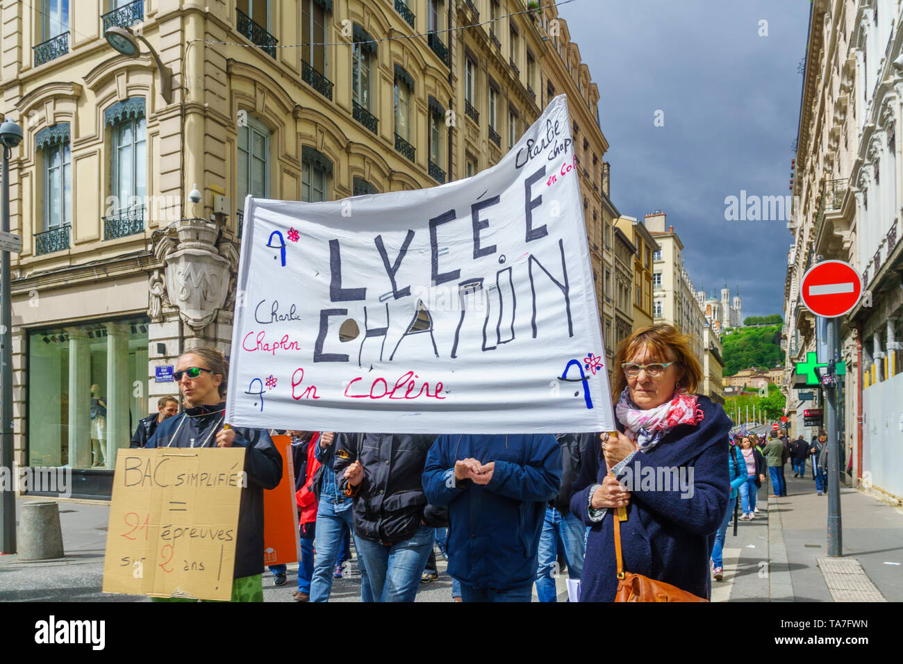 Lyon, France - 09 mai, 2019 manifestants : sur les enseignants et l'éducation en mars les rues de Lyon, France Banque D'Images