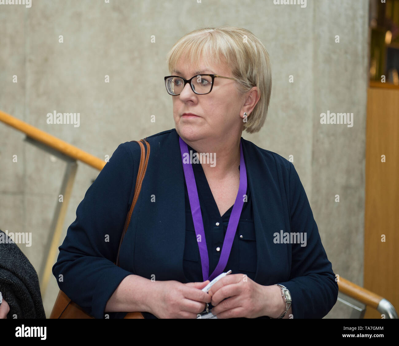 Edinburgh, Royaume-Uni. 22 mai 2019. Sur la photo : Johann Lamont MSP. La fin de la première session de questions aux ministres au Parlement écossais à Holyrood à Edimbourg. Après la chambre a vidé, MSP sont vus dans le Jardin Hall d'aller à différentes réunions. Le premier ministre, les questions sont généralement lieu un jeudi, mais en raison des élections au Parlement européen passe, demain (jeudi 23 mai) La session a été effectuée un jour plus tôt. Banque D'Images