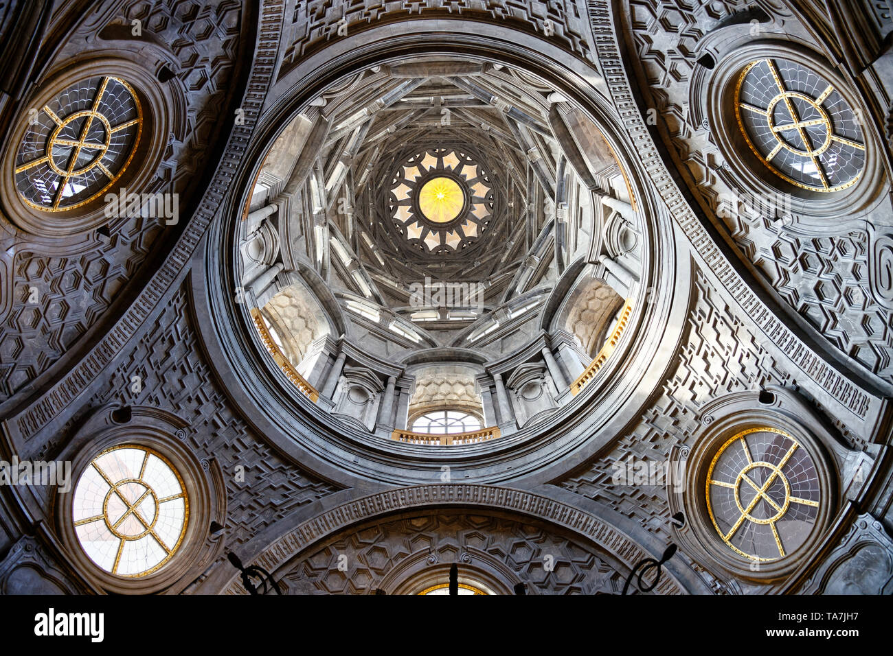 La chapelle du Saint Suaire, conçu par l'architecte Guarino Guarini à Turin, Italie. En 1997, la chapelle a été gravement endommagé par un violent incendie. Banque D'Images