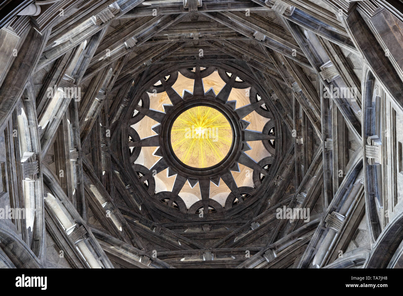 La chapelle du Saint Suaire, conçu par l'architecte Guarino Guarini à Turin, Italie. En 1997, la chapelle a été gravement endommagé par un violent incendie. Banque D'Images