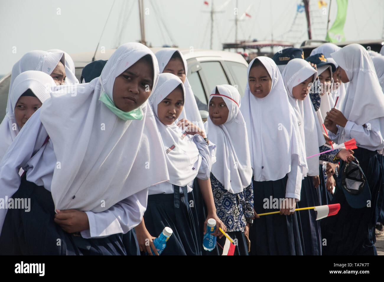 Les étudiantes indonésiennes portant un jilbab Banque D'Images