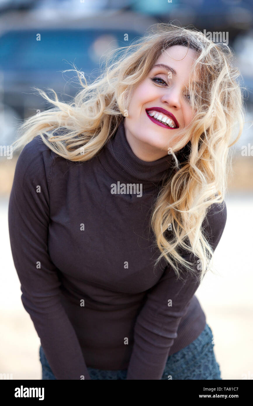Portrait of smiling woman Banque D'Images
