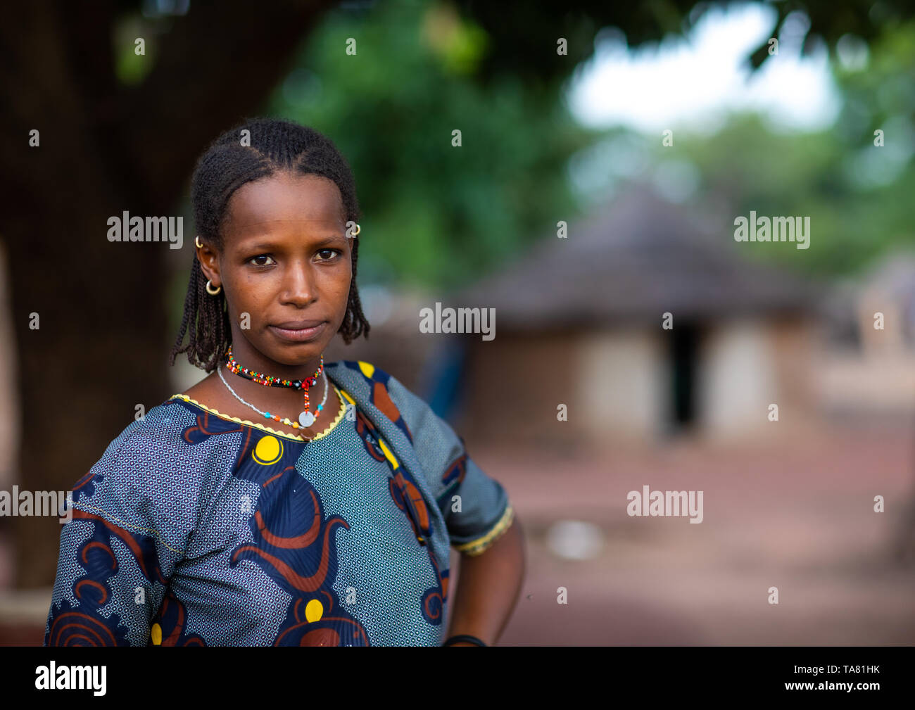 Portrait d'une femme de la tribu Peul, district des Savanes, Boundiali, Côte d'Ivoire Banque D'Images