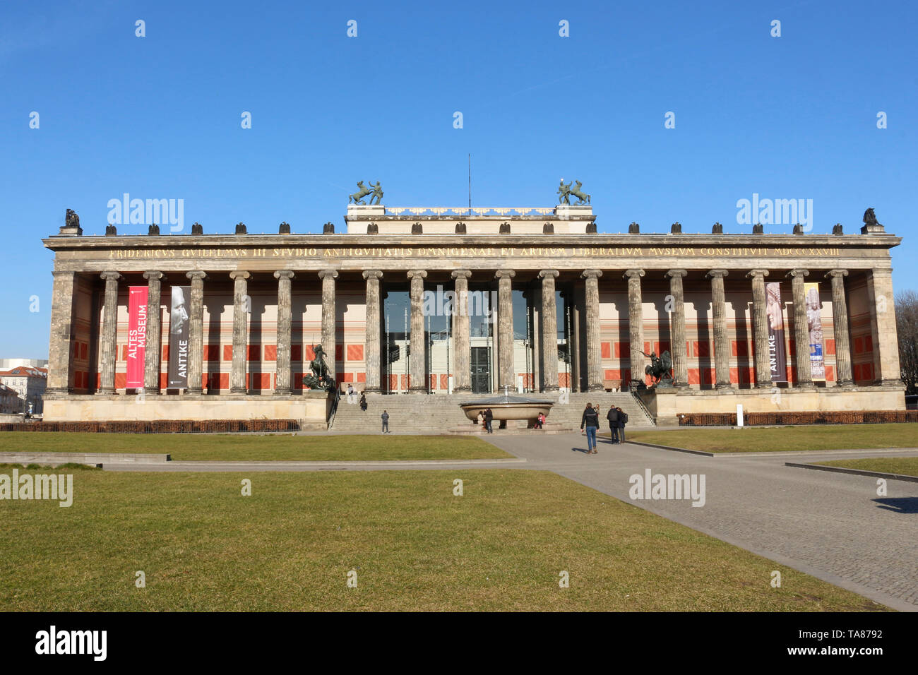 Altes Museum - Berlin est aujourd'hui très cool et ville inspirante. Son mélange d'histoire, d'art, d'expression, la créativité et la modernité pour le rendre unique. Banque D'Images