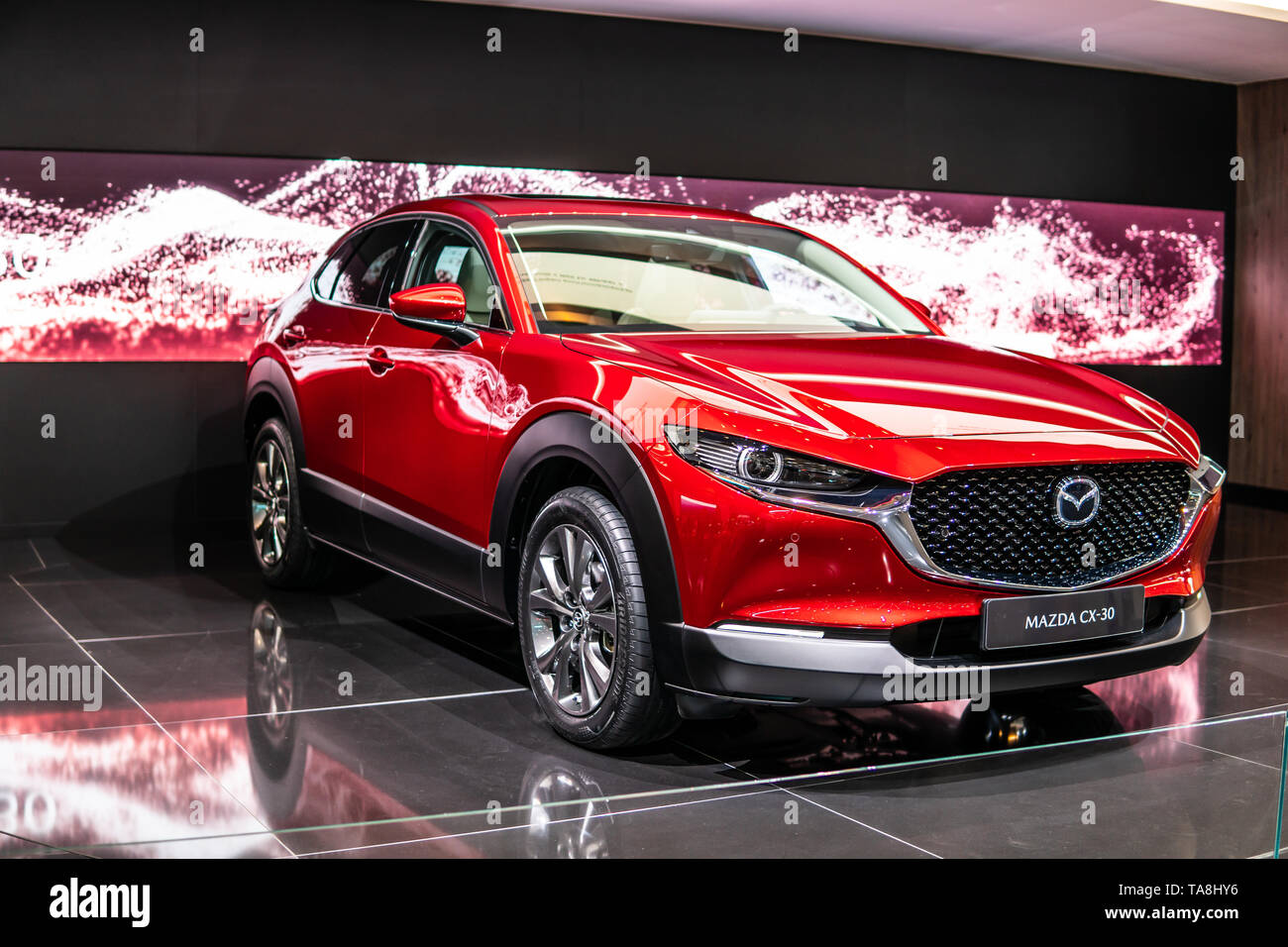 Genève, Suisse, le 07 mars 2019 Mazda CX-30 antérieurs SKYACTIV Technology au Salon International de l'Automobile de Genève, sous-compactes crossover SUV fabriqué par Mazda Banque D'Images