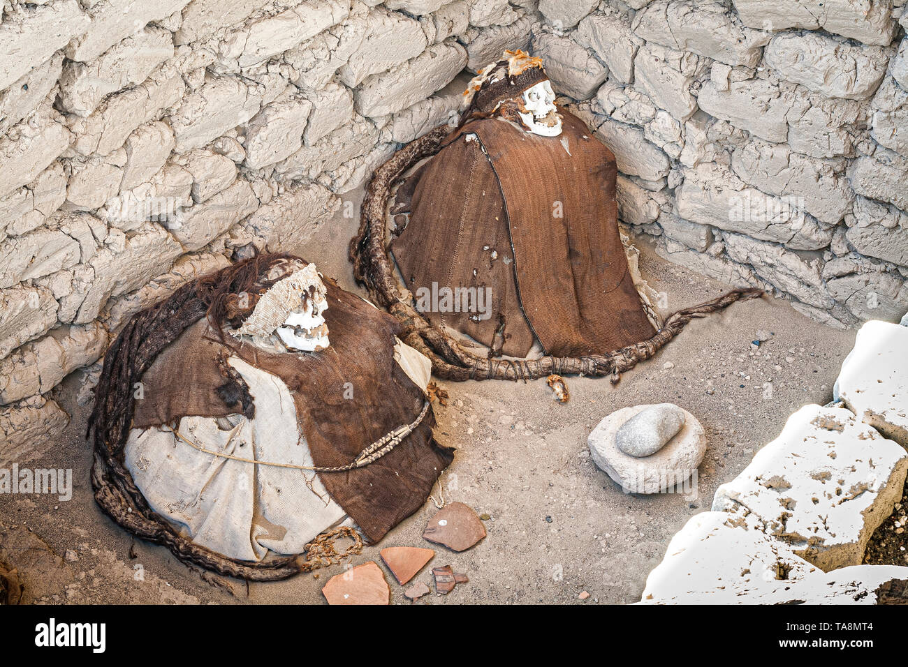 Les momies à Chauchilla Cemetery (Cementerio de Chauchilla), découvert dans les années 1920. Nasca, Ministère de l'Ica, au Pérou. Banque D'Images