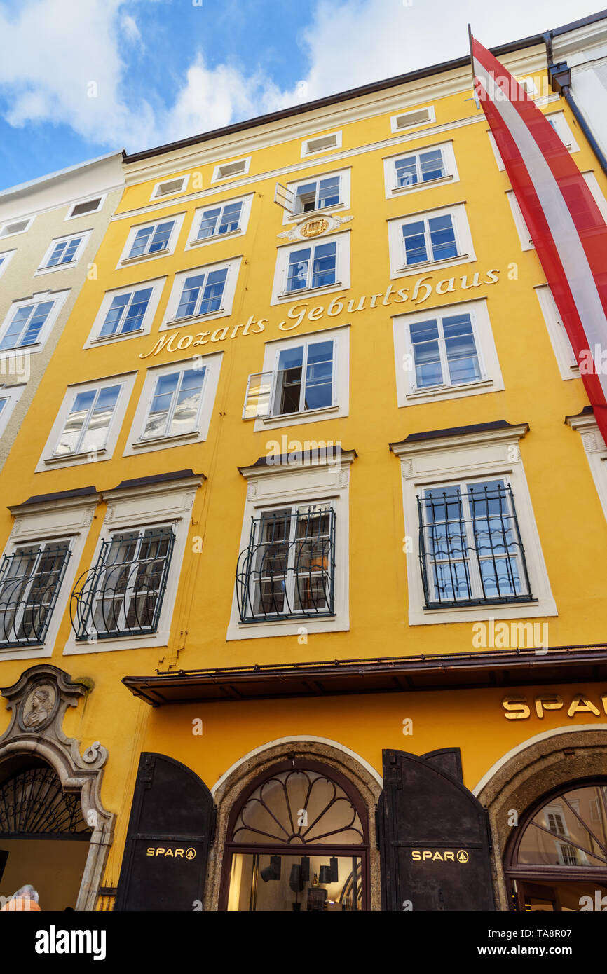 Salzbourg, Autriche - 29 octobre 2018 : la maison natale de Mozart Mozart.Musée famille résidaient au troisième étage de 1747 à 1773 Banque D'Images