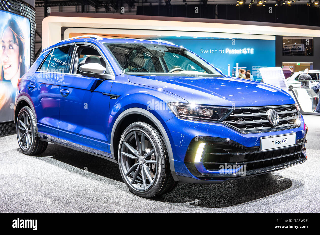 Genève, Suisse, 05 mars 2019 : Haute performance bleu métallisé Volkswagen VW T-Roc R à Genève International Motor Show, produit par Volkswagen Banque D'Images