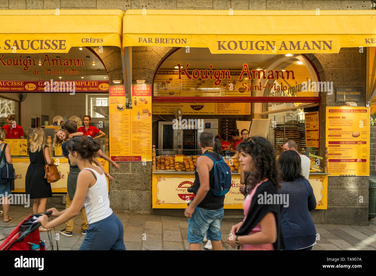 Far Breton (Gâteau traditionnel de la région Bretagne) boutique, Saint Malo, Bretagne, France Banque D'Images