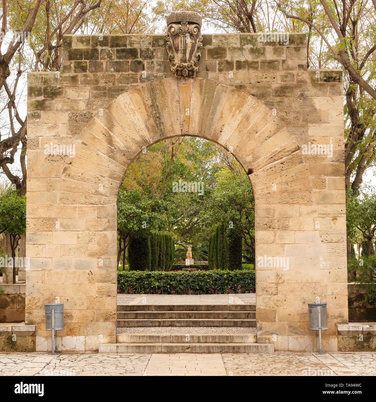 Palma de Majorque, Espagne - 19 mars 2019 : jardin public et art park dans le centre de la vieille ville de Palma, à côté du palais des rois Banque D'Images